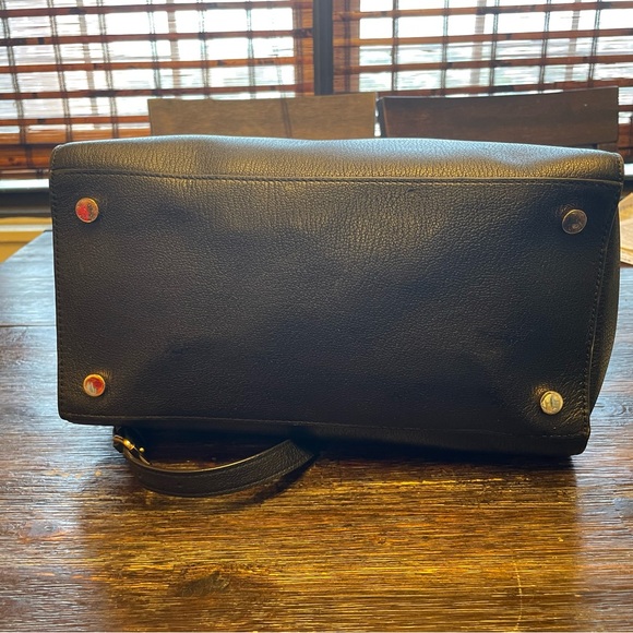 Michael Kors Authentic Black Leather Tote (Good condition) (large) - Picture 4 of 15